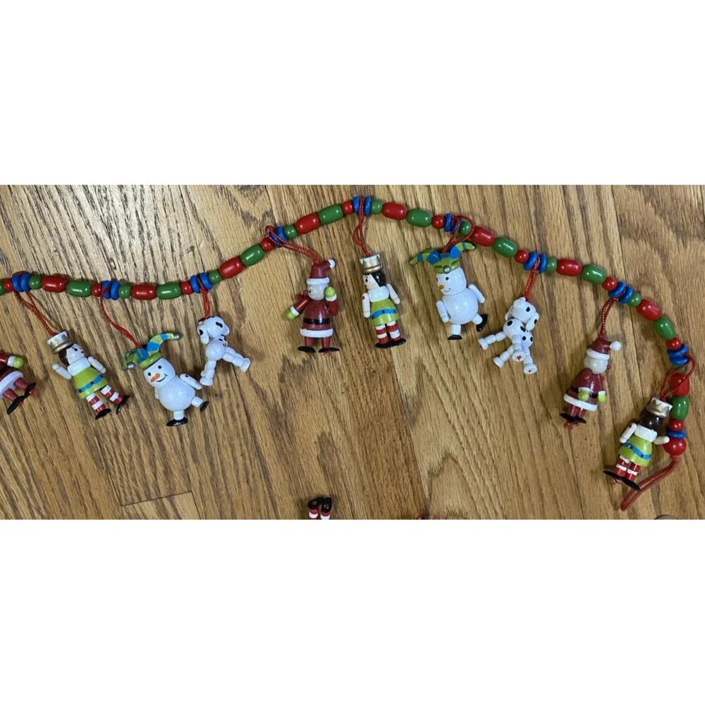 Vintage Christmas Wood Wooden Beaded Santa Toy Chest Dangling Garland String 6ft